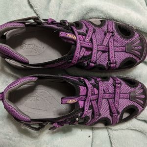 Purple fisherman sandals